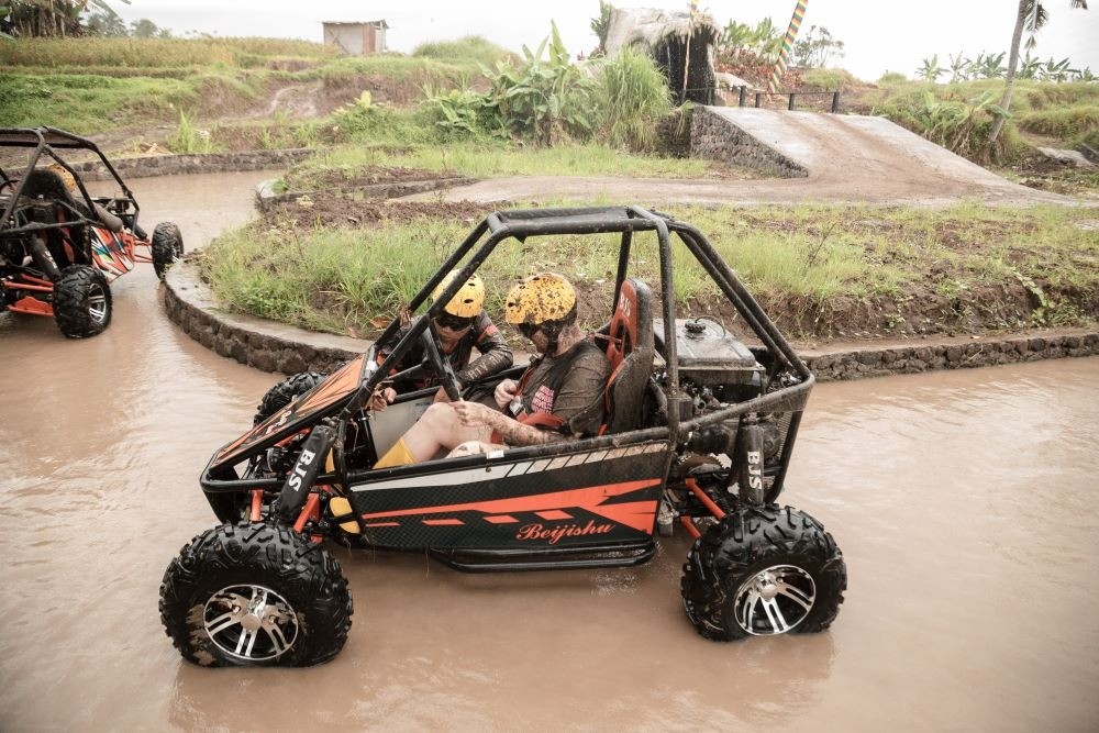 Jungle Buggy Safety Standards in Bali: 4-Point Harnesses & Steel Roll Cages